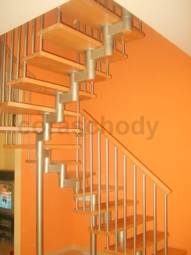 Stairs CORA model Maxima 04 U-180 13 elements