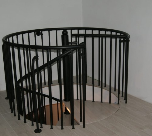 Metallgeländer zu Wendeltreppe CORA Modell Madryt 00