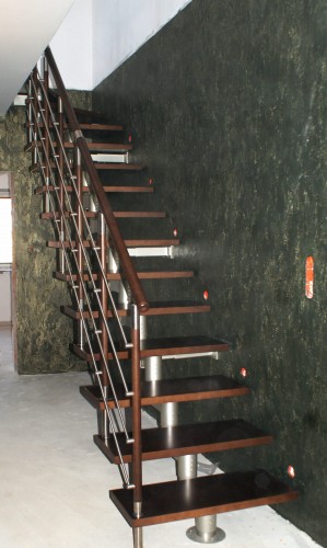 Schody metalowe CORA model Mix 250 lux L-90 12 elementów