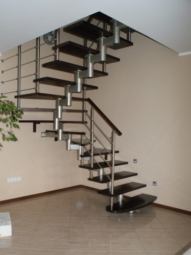 Metalltreppe Modell CORA Mix 180 vertikal U-180 14 Elemente