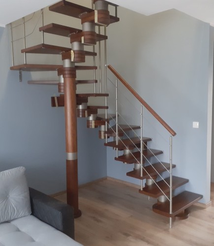 Holztreppe CORA Modell Moreno 220 U-180 14 Elemente