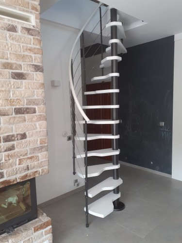 BARDA točité schodiště model AGA 04 120x70-80 12 kusů.