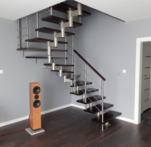 Metalltreppe Modell CORA Mix 220 vertikal U-180 12 Elemente