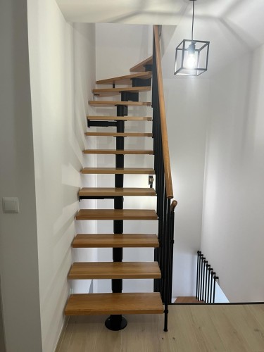 Schody modulární CORA model Mix 00 L-90 15 prvků