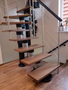 Holztreppe CORA Modell Moreno 180 U-180 13 Elemente